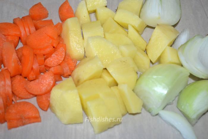 Очистить и нарезать овощи для супа