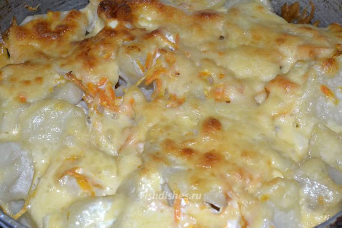 Рыба запеченная с картошкой и сыром в духовке - пошаговый рецепт
